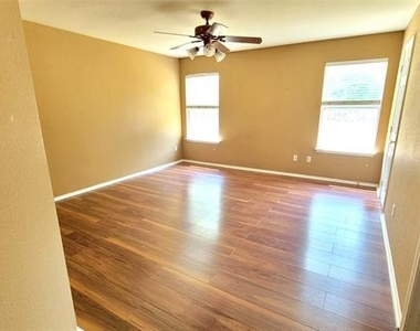 2717 Morningside Drive - Photo Thumbnail 24