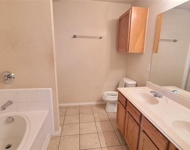 2717 Morningside Drive - Photo Thumbnail 14