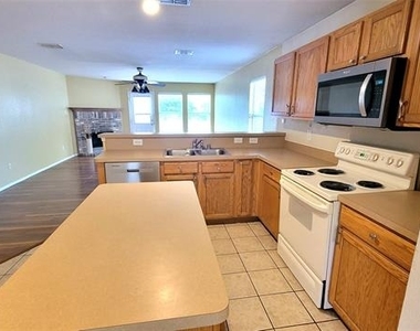 2717 Morningside Drive - Photo Thumbnail 4