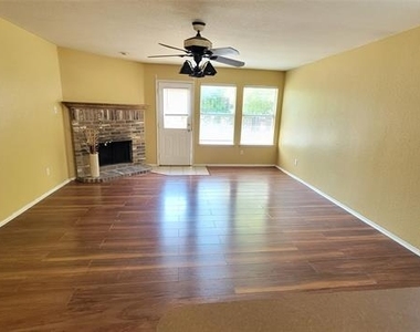 2717 Morningside Drive - Photo Thumbnail 7