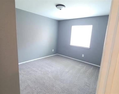 2717 Morningside Drive - Photo Thumbnail 5