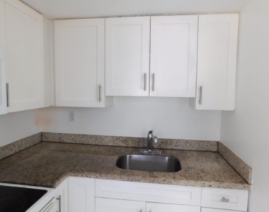 825 Ne 6th Street - Photo Thumbnail 3