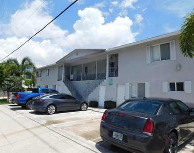 825 Ne 6th Street - Photo Thumbnail 14