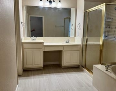 215 Springpark Drive - Photo Thumbnail 10