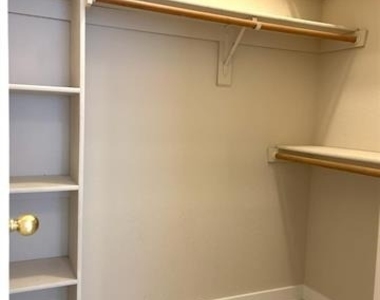 215 Springpark Drive - Photo Thumbnail 12