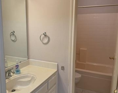 215 Springpark Drive - Photo Thumbnail 15
