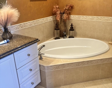 14 Harbour Isle Drive W - Photo Thumbnail 24