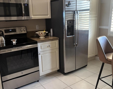 14 Harbour Isle Drive W - Photo Thumbnail 13