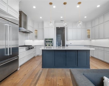 7108 Calypso Lane - Photo Thumbnail 9