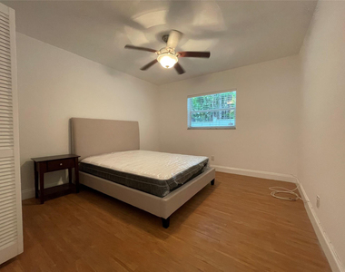 530 S Federal Highway - Photo Thumbnail 4