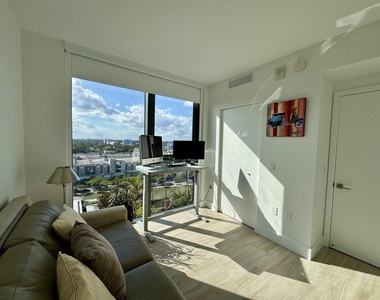 121 Ne 34th Street - Photo Thumbnail 15