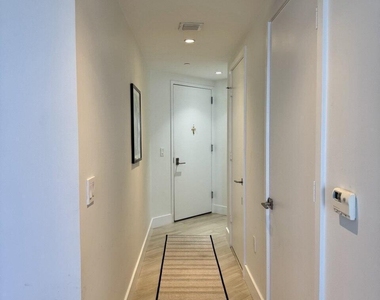 121 Ne 34th Street - Photo Thumbnail 21
