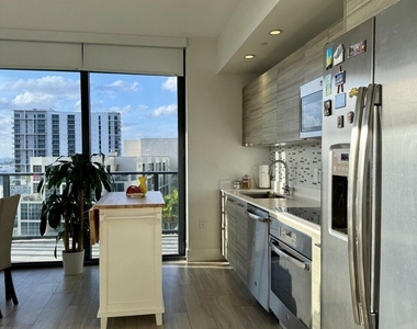 121 Ne 34th Street - Photo Thumbnail 10