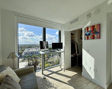 121 Ne 34th Street - Photo Thumbnail 18