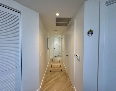 121 Ne 34th Street - Photo Thumbnail 26