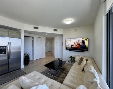 121 Ne 34th Street - Photo Thumbnail 32