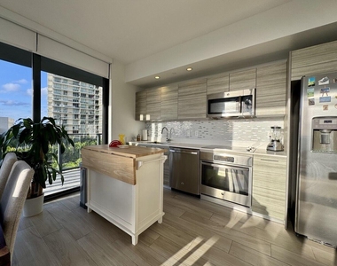 121 Ne 34th Street - Photo Thumbnail 14