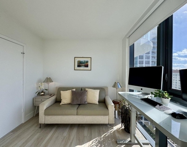 121 Ne 34th Street - Photo Thumbnail 19