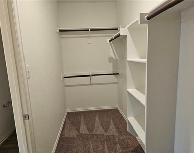 1216 Smoketree Lane - Photo Thumbnail 11