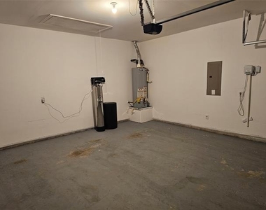 1216 Smoketree Lane - Photo Thumbnail 19