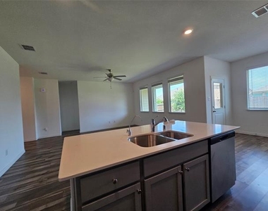 1216 Smoketree Lane - Photo Thumbnail 6