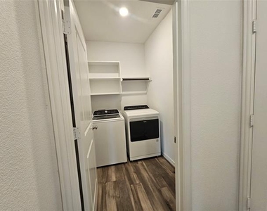 1216 Smoketree Lane - Photo Thumbnail 18
