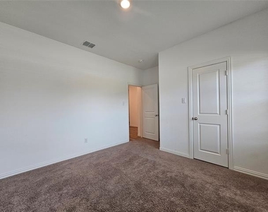 1216 Smoketree Lane - Photo Thumbnail 15