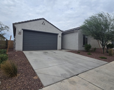 5074 S 251st Drive - Photo Thumbnail 4