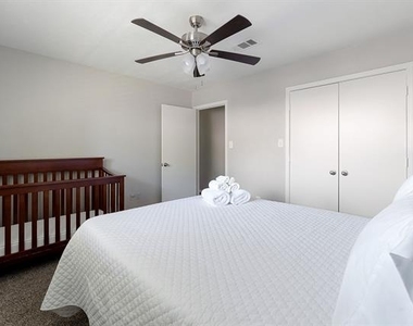 2001 Papeete Drive - Photo Thumbnail 19