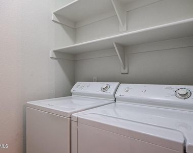11173 N 89th Street - Photo Thumbnail 6