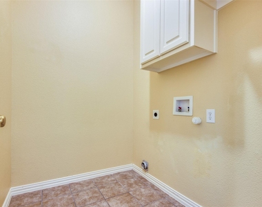 5636 Country View Lane - Photo Thumbnail 15