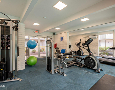 6545 N 19th Avenue - Photo Thumbnail 8