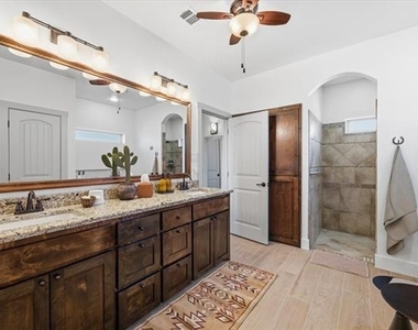 570 S Point Court - Photo Thumbnail 23