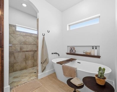 570 S Point Court - Photo Thumbnail 21