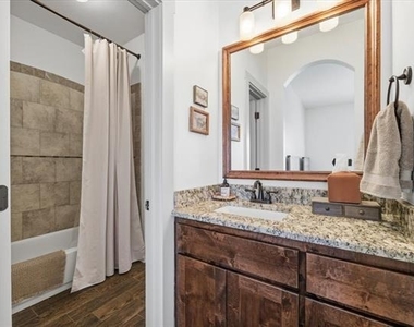 570 S Point Court - Photo Thumbnail 33