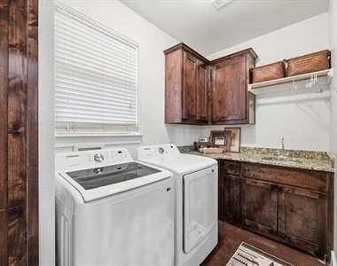 570 S Point Court - Photo Thumbnail 24