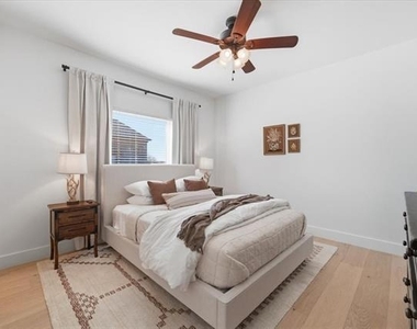 570 S Point Court - Photo Thumbnail 26