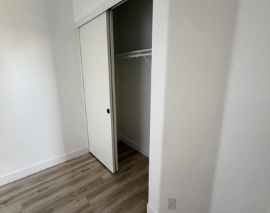 1933 E Tyson Place - Photo Thumbnail 14