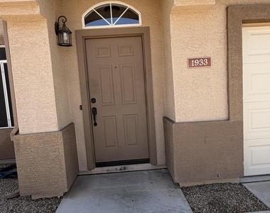 1933 E Tyson Place - Photo Thumbnail 1