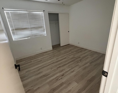 1933 E Tyson Place - Photo Thumbnail 10