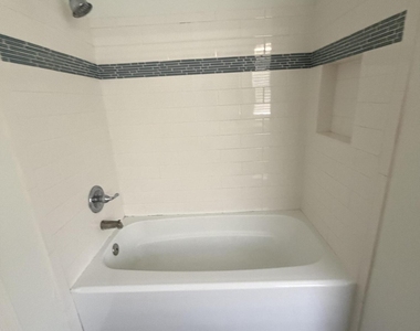 1933 E Tyson Place - Photo Thumbnail 12