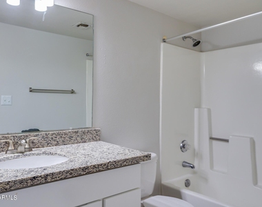 1630 E Baseline Road - Photo Thumbnail 5