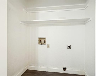 8902 Marilyn Drive - Photo Thumbnail 6