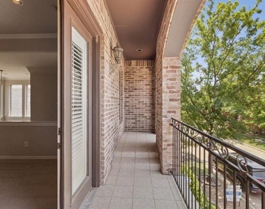 3240 Forestbrook Drive - Photo Thumbnail 18