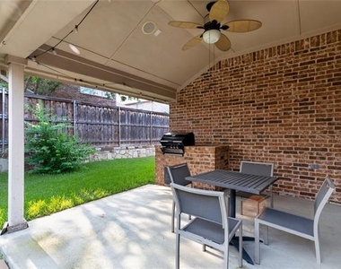 8562 Robertson Drive - Photo Thumbnail 17