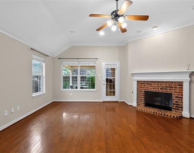 8562 Robertson Drive - Photo Thumbnail 6