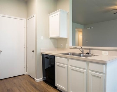 10500 Aransas Drive - Photo Thumbnail 3