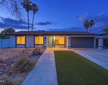 932 W Julie Drive - Photo Thumbnail 1