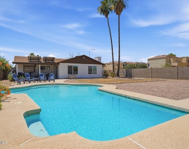 932 W Julie Drive - Photo Thumbnail 41