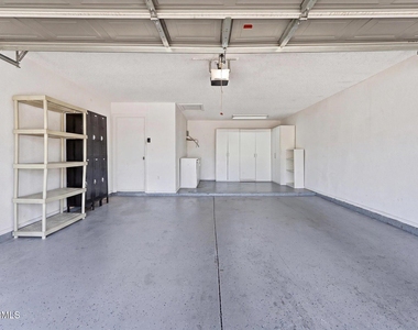932 W Julie Drive - Photo Thumbnail 34